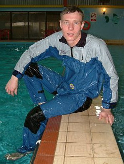 long cagoule in the pool